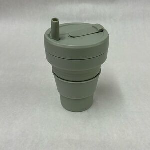 Stojo brand rubber cup with removable straw saga green color